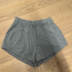 lululemon size 4 shorts